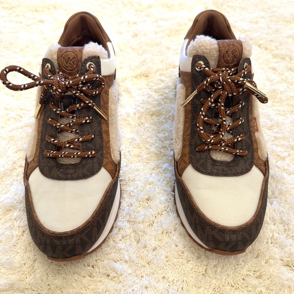 Michael Kors Maddy Trainers - Picture 2 of 7